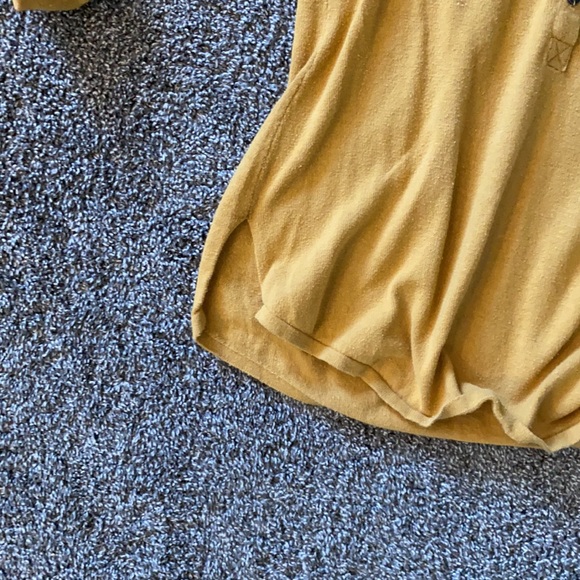 Le Chateau shirt. Size M - Picture 3 of 5